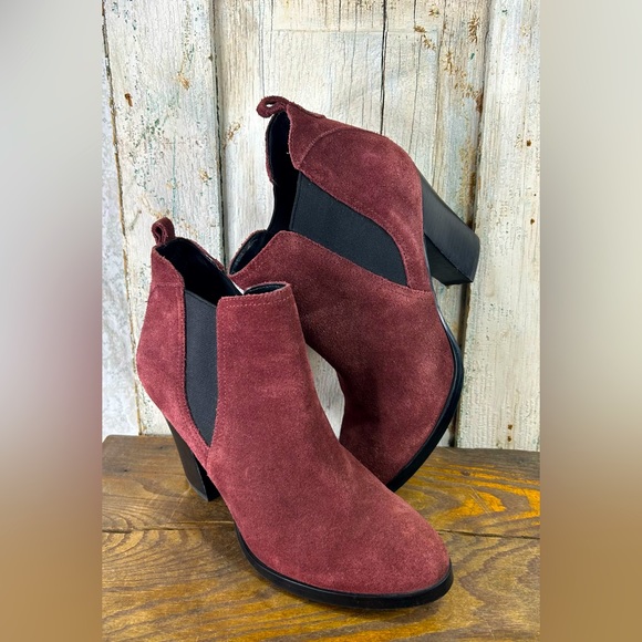 Marc Fisher Saint Chelsea Ankle Boots ♥️Deep Red Suede | Woman’s Size 9 - Picture 2 of 9